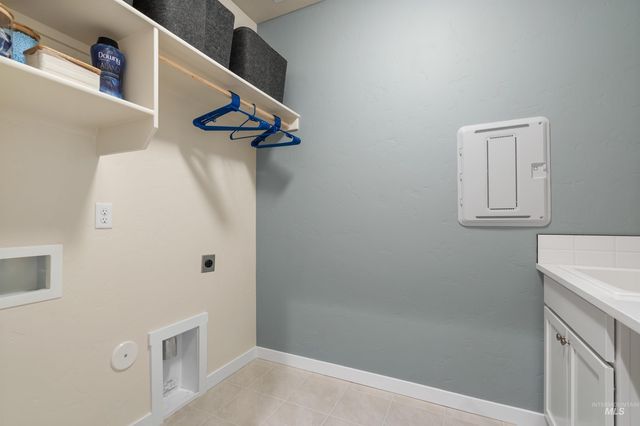7621 E Dixon St, Nampa, ID 83687