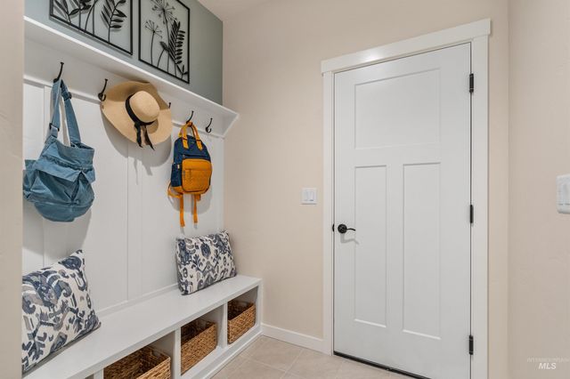 7621 E Dixon St, Nampa, ID 83687
