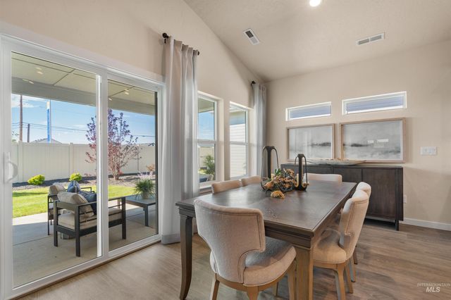 7621 E Dixon St, Nampa, ID 83687