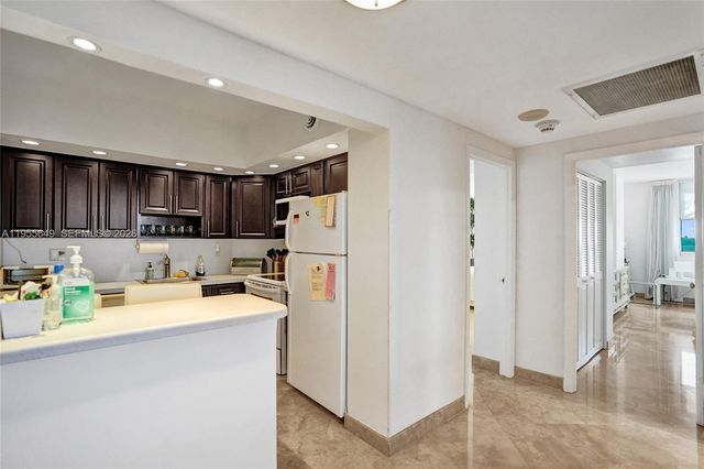 500 Bayview Dr 1422, Sunny Isles Beach, FL 33160