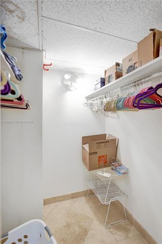 500 Bayview Dr 1422, Sunny Isles Beach, FL 33160