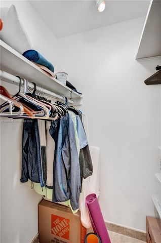 500 Bayview Dr 1422, Sunny Isles Beach, FL 33160