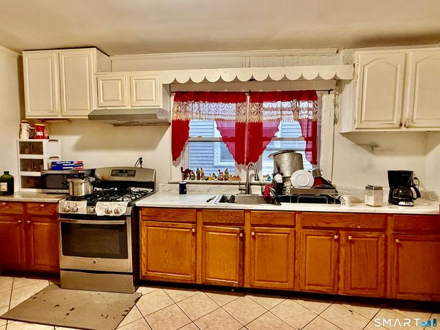 60 Stephen Street, Stamford, CT 06902