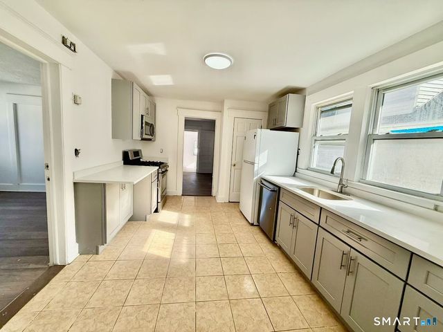 60 Stephen Street, Stamford, CT 06902