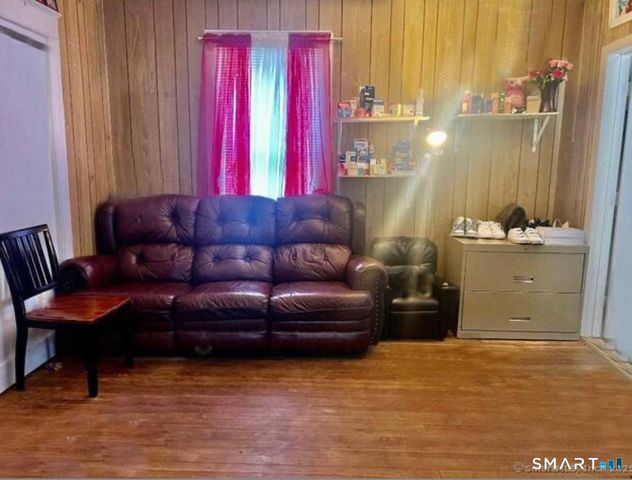 60 Stephen Street, Stamford, CT 06902