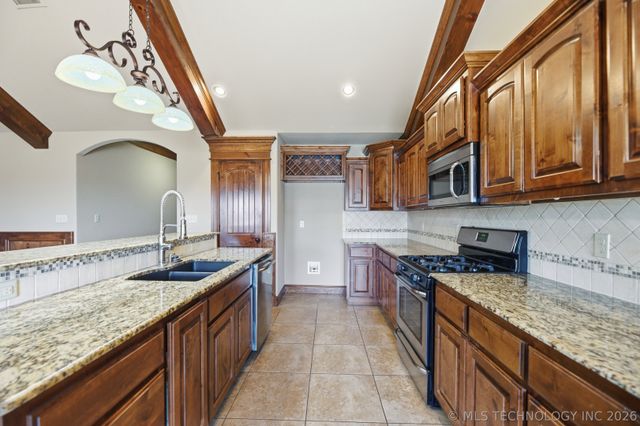 14320 E 92nd Street North, Owasso, OK 74055