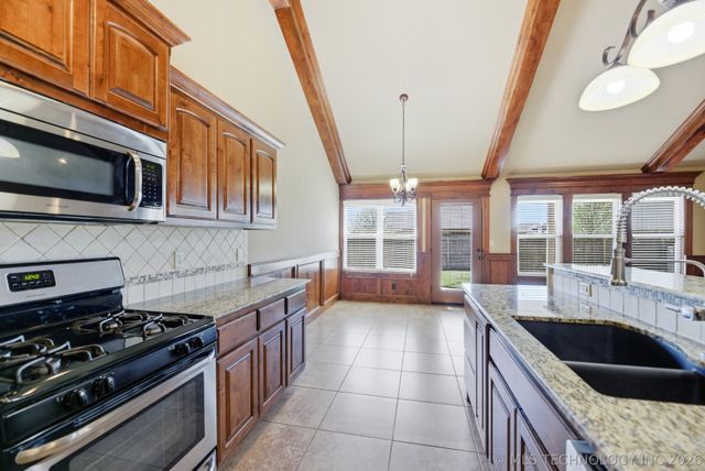 14320 E 92nd Street North, Owasso, OK 74055