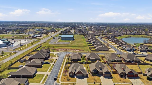 14320 E 92nd Street North, Owasso, OK 74055