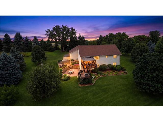 413 New Century Drive, Hudson, WI 54016