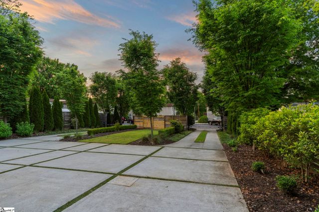 208-B Perry Avenue, Greenville, SC 29601