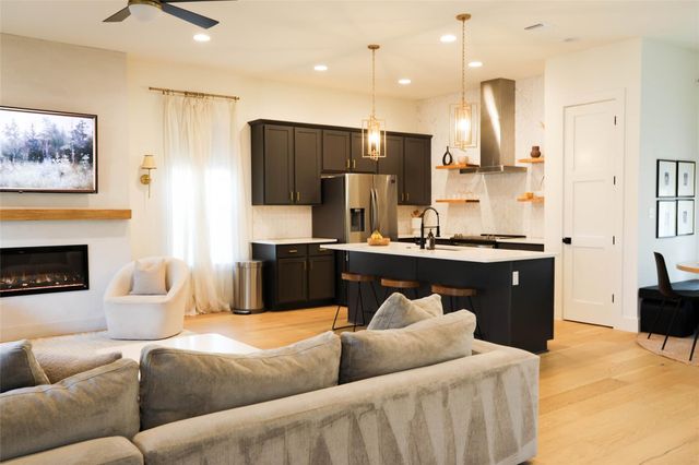 330 Kendall RD, Spicewood, TX 78669