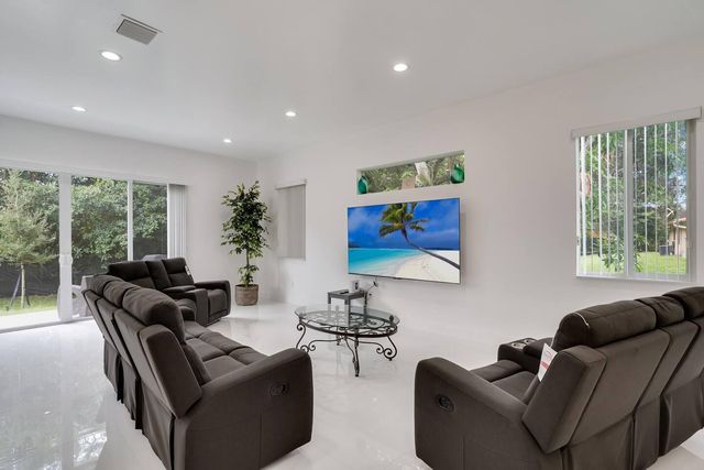 2962 NW 10th Court, Fort Lauderdale, FL 33311