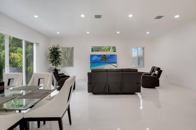 2962 NW 10th Court, Fort Lauderdale, FL 33311