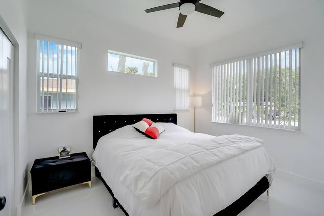 2962 NW 10th Court, Fort Lauderdale, FL 33311