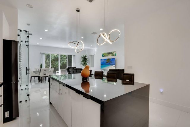 2962 NW 10th Court, Fort Lauderdale, FL 33311