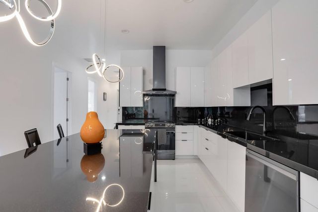 2962 NW 10th Court, Fort Lauderdale, FL 33311