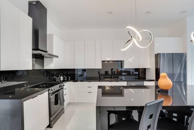 2962 NW 10th Court, Fort Lauderdale, FL 33311