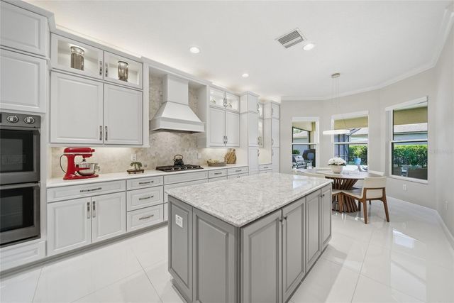 2420 COCO PALM CIRCLE, Wesley Chapel, FL 33543