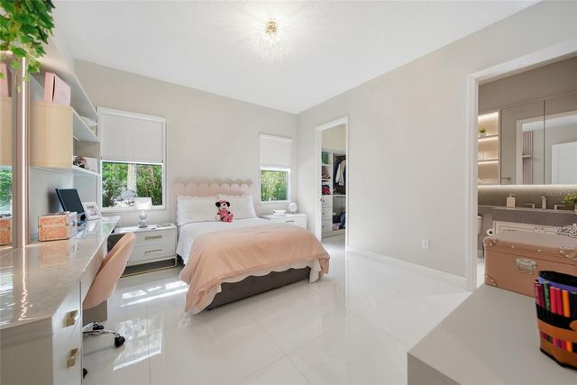 2420 COCO PALM CIRCLE, Wesley Chapel, FL 33543