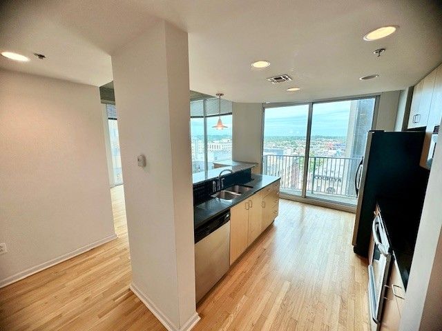 415 Church St Apt 1603, Nashville, TN 37219