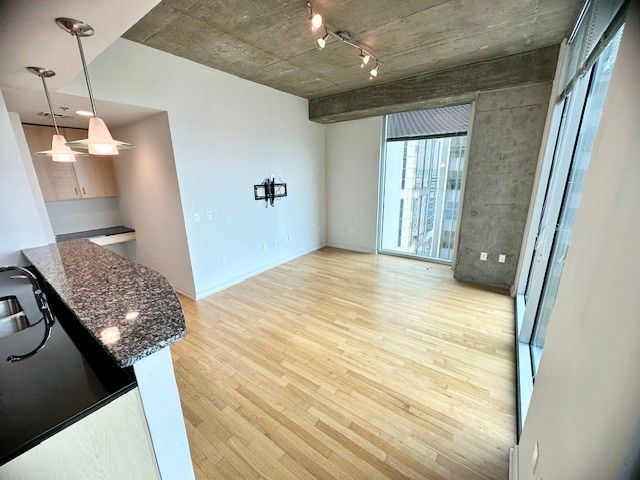 415 Church St Apt 1603, Nashville, TN 37219