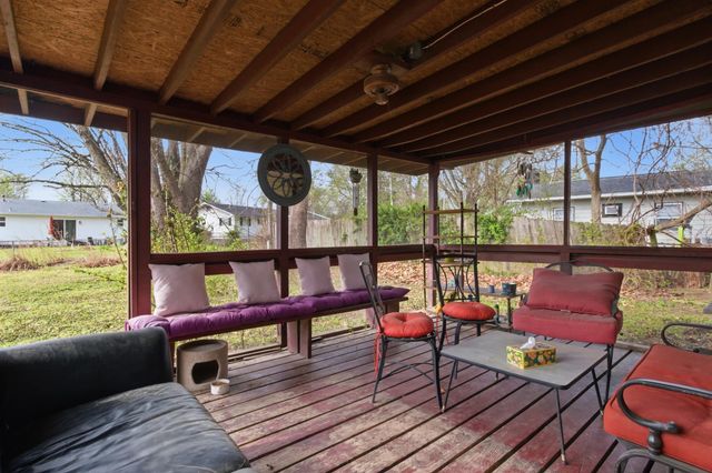 2806 W Chicago Street, Springfield, MO 65803