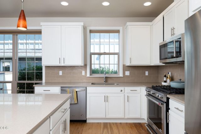63154 Iner Loop, Bend, OR 97701