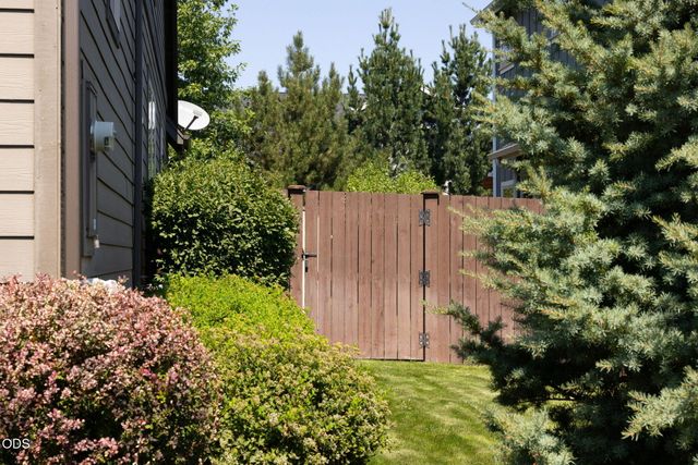 63154 Iner Loop, Bend, OR 97701