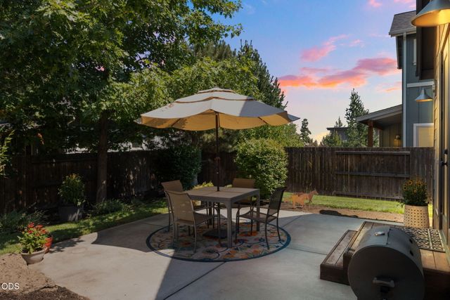 63154 Iner Loop, Bend, OR 97701