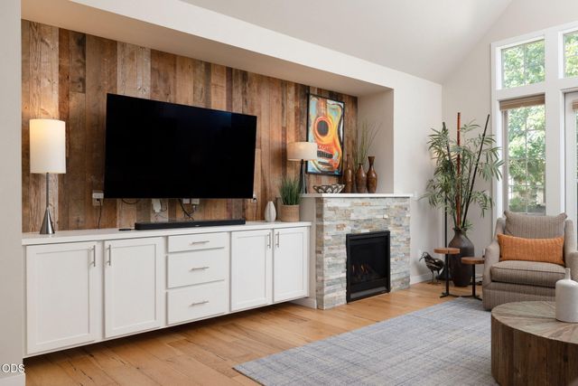 63154 Iner Loop, Bend, OR 97701