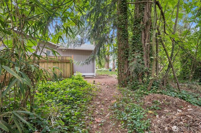 6724 Alder Glen Drive SE, Olympia, WA 98513