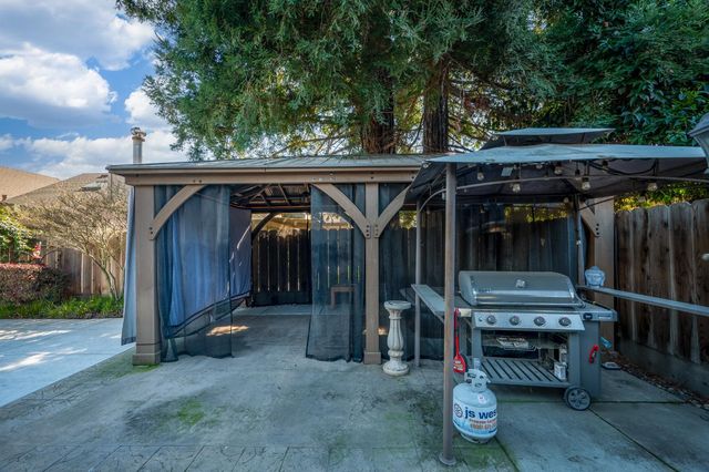 2108 Canadian Cir, Modesto, CA 95356