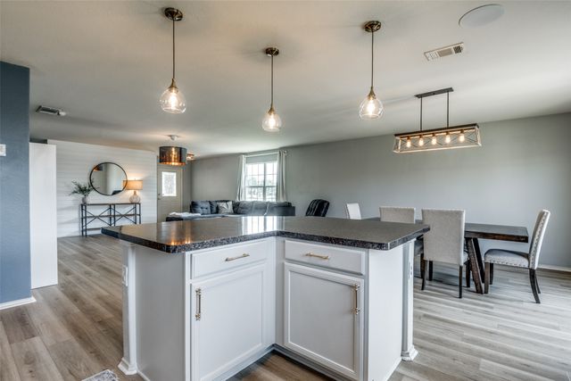2054 Shawnee Trail, Heartland, TX 75126