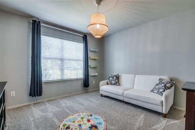 2054 Shawnee Trail, Heartland, TX 75126