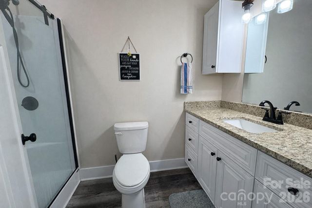 196 8th Avenue, New London, NC 28127