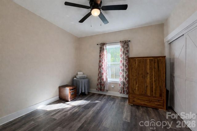 196 8th Avenue, New London, NC 28127