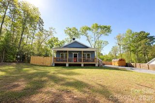 196 8th Avenue, New London, NC 28127