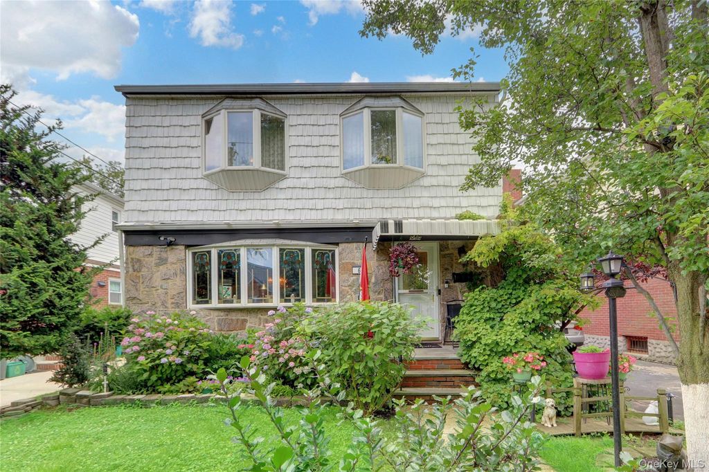 6 Fernwood Terrace N, Stewart Manor, NY 11530