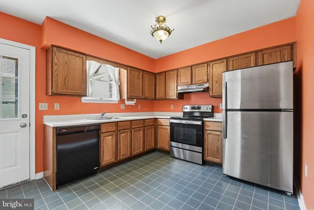 2 GARLAND CT, Carlisle, PA 17013