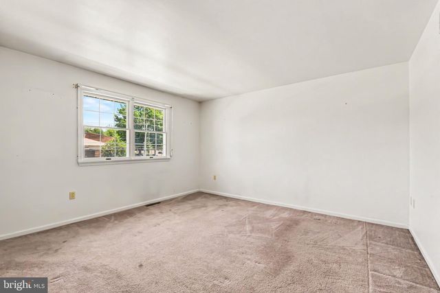 2 GARLAND CT, Carlisle, PA 17013
