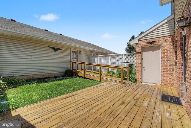 2 GARLAND CT, Carlisle, PA 17013