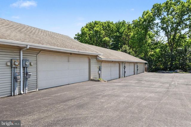 2 GARLAND CT, Carlisle, PA 17013