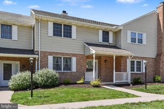 2 GARLAND CT, Carlisle, PA 17013