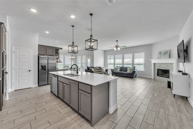 12604 Yellowstone Street, Godley, TX 76044