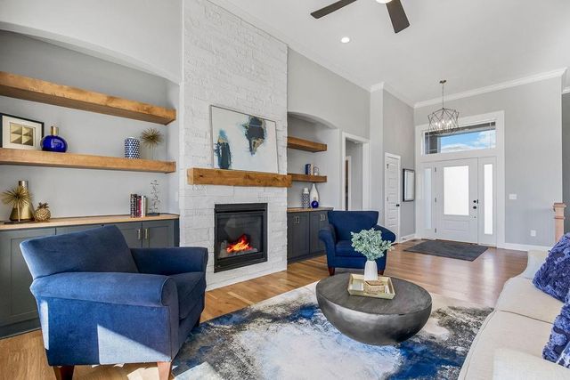 18457 Mohawk Lane, Overland Park, KS 66085