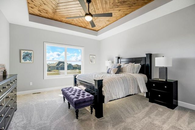 18457 Mohawk Lane, Overland Park, KS 66085