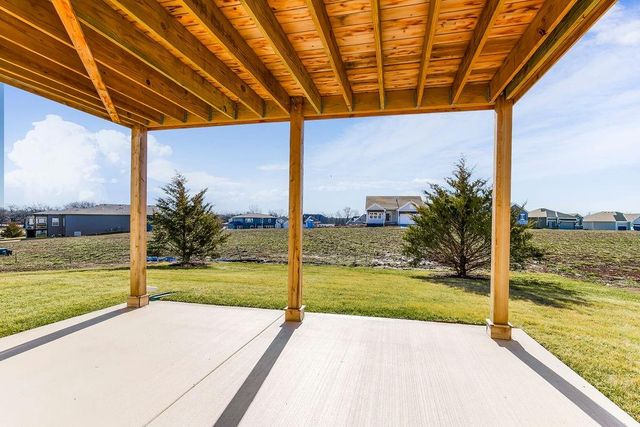 18457 Mohawk Lane, Overland Park, KS 66085