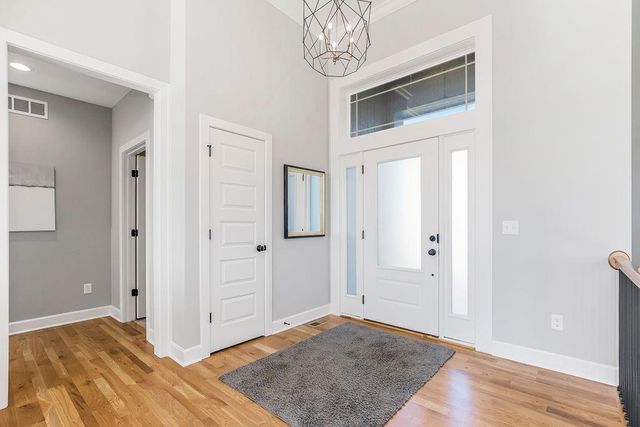 18457 Mohawk Lane, Overland Park, KS 66085