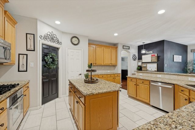 10422 Whispering Pines Drive, Frisco, TX 75033