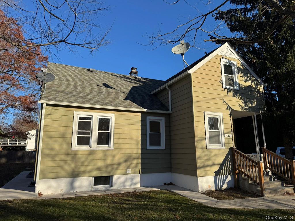443 north country rd, Sound Beach, NY 11789 — exterior
